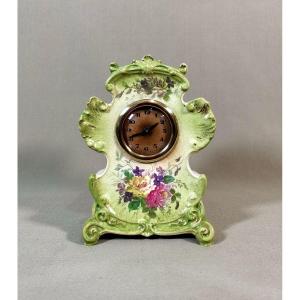 Charming Louis XV Rocaille Style Clock In Earthenware, German Work, Late 19th Century