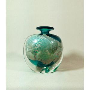 Michael Harris, Vase Vintage Mdina Série «sea And Sand»  Bleu Nuancé Vert & Feuilles Métallique