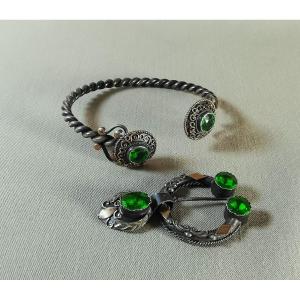Fibule et bracelet Tors, Modèle Néo Baroque en Argent Vermeil & Verroteries Emeraude