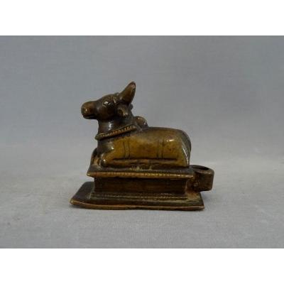 Inde XVIII-XIXeme Siècle, Belle Représentation En Bronze De Nandi, Boeuf Sacré Nandiskeshvara