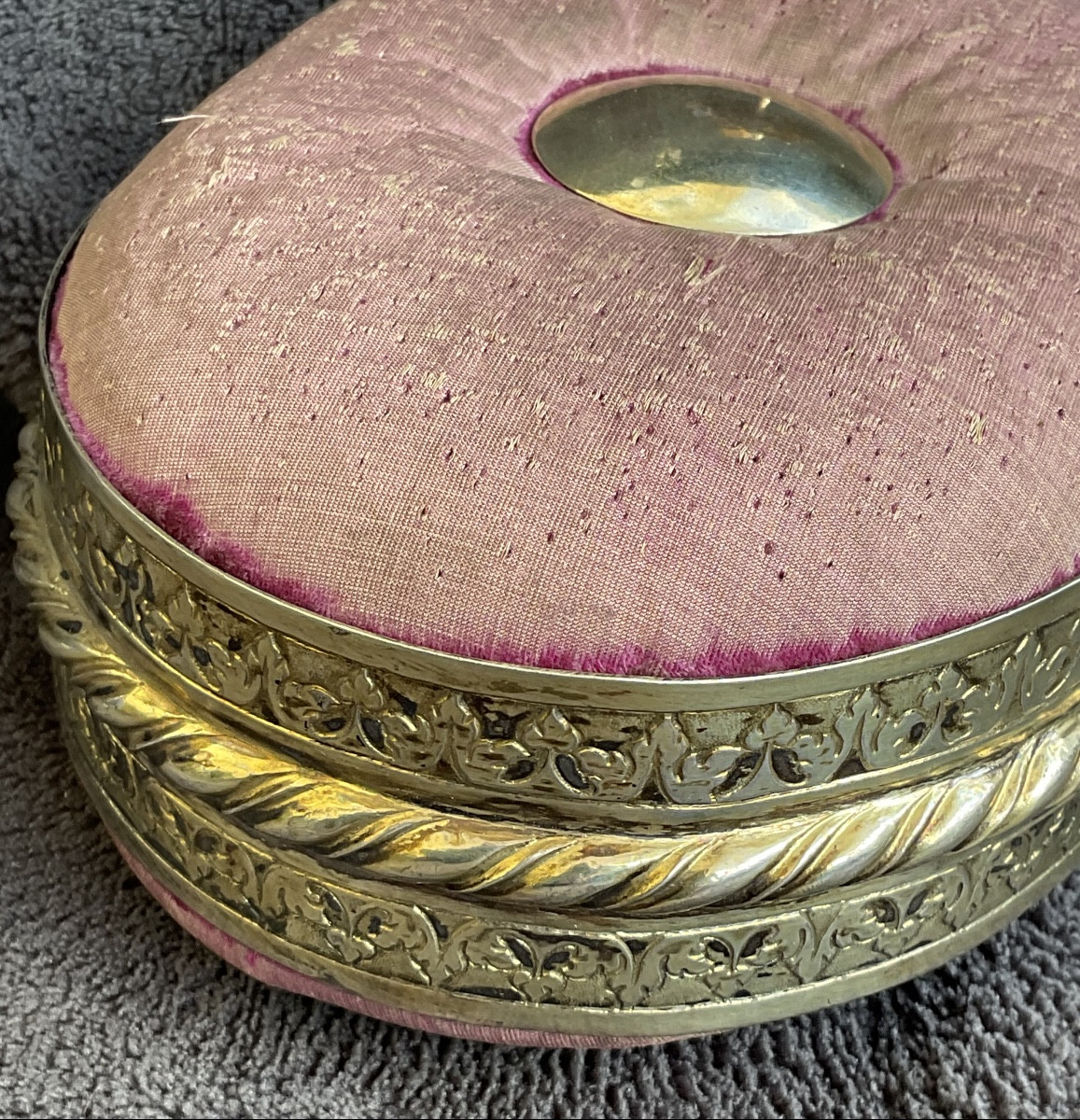 Coussin à Épingles en Velours et Argent ( Poinçon d‘Augsbourg et Maitre), Allemagne XVIIème-photo-5