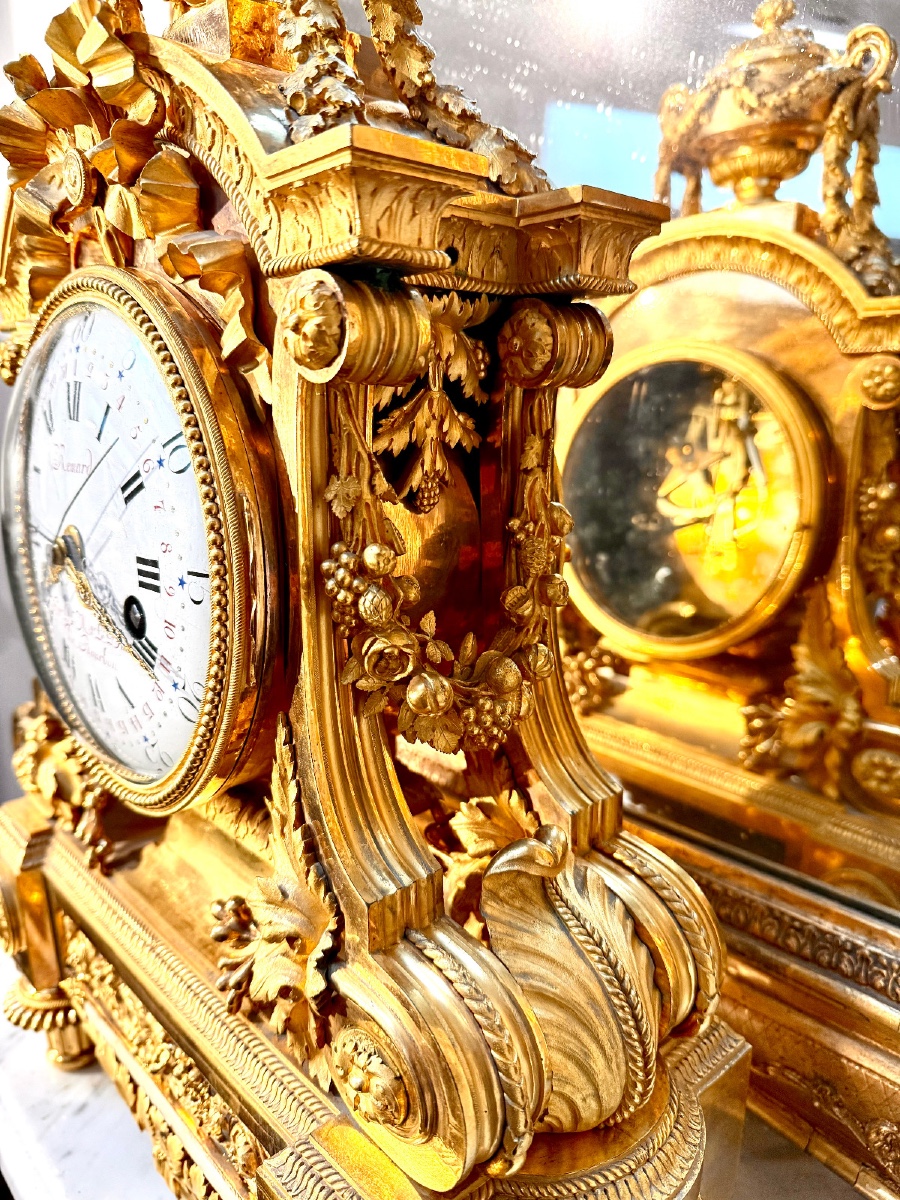 Gilt Bronze Clock "fox, Clockmaker To His Highness The Duke Of Bourbon" Louis XVI Period-photo-1