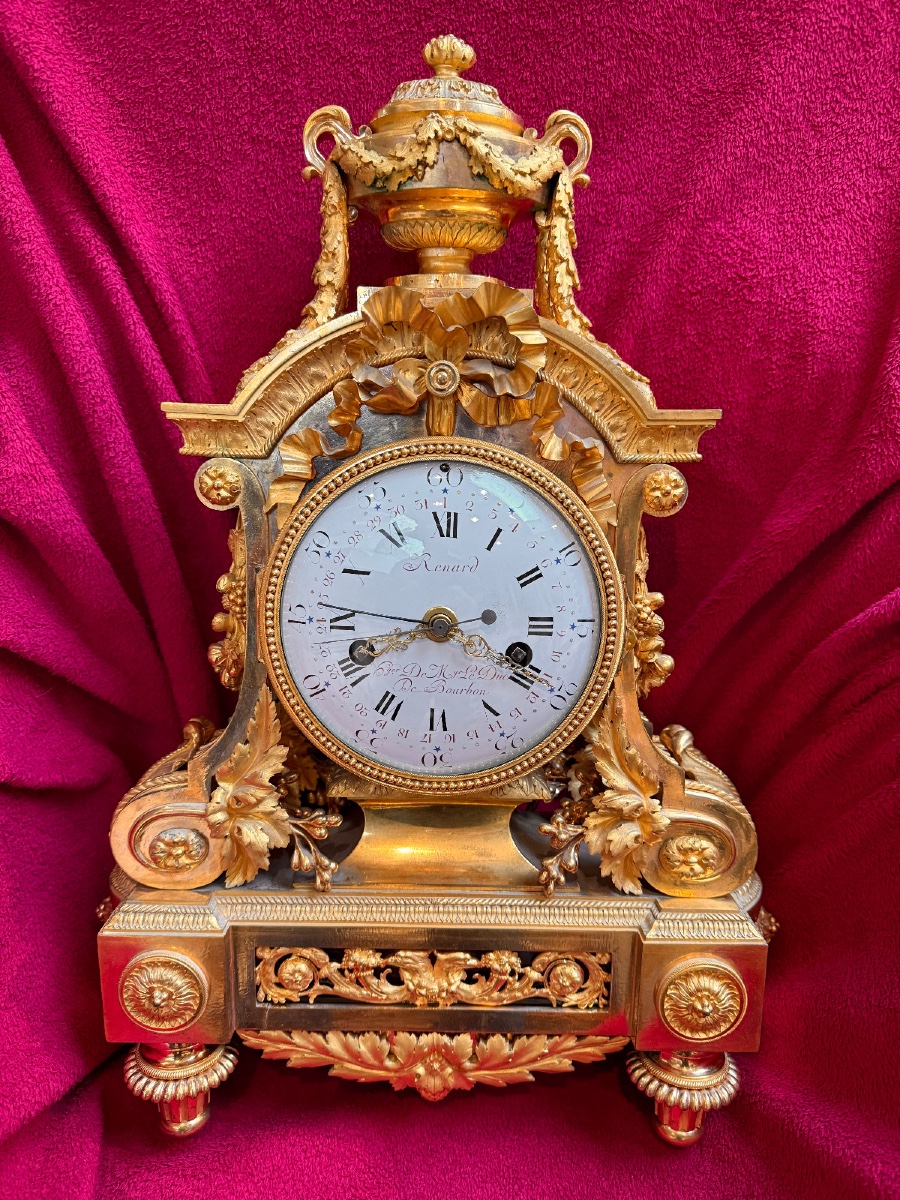 Gilt Bronze Clock "fox, Clockmaker To His Highness The Duke Of Bourbon" Louis XVI Period