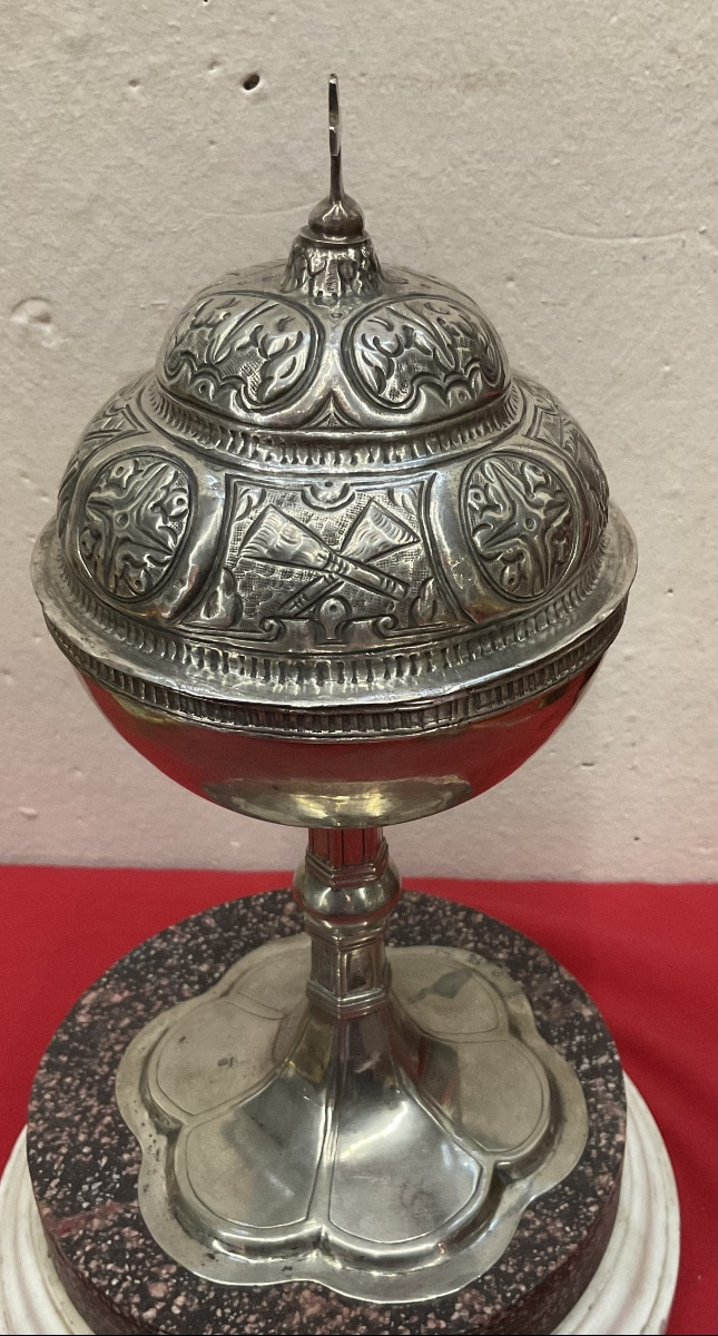 Ciboire en Argent, repoussée à Décor médaillons et instruments de le Passion, Fin XVII ième -photo-5
