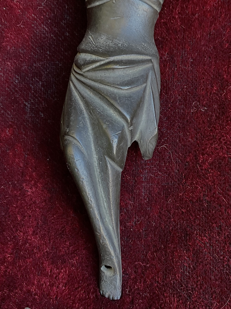 Figure de Jésus Christ Crucifié en Bronze moulu ,France d’Époque Gothique de XIVème Siècle -photo-5