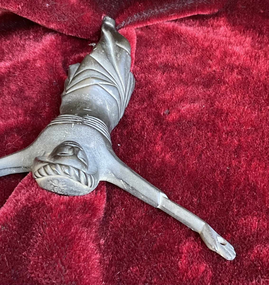 Figure de Jésus Christ Crucifié en Bronze moulu ,France d’Époque Gothique de XIVème Siècle -photo-6