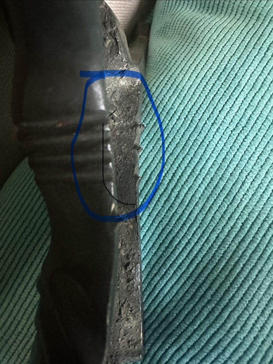 Figure de Jésus Christ Crucifié en Bronze moulu ,France d’Époque Gothique de XIVème Siècle -photo-8