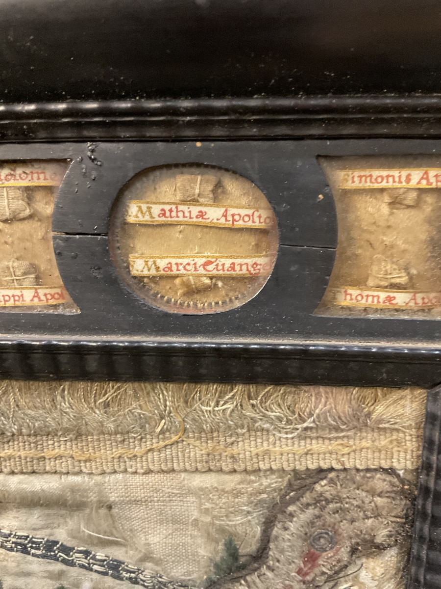 Grand Cadre Reliquaires en Bois ébonisé abritant des Reliques de Saints et Martyrs Italie XVIIe-photo-4