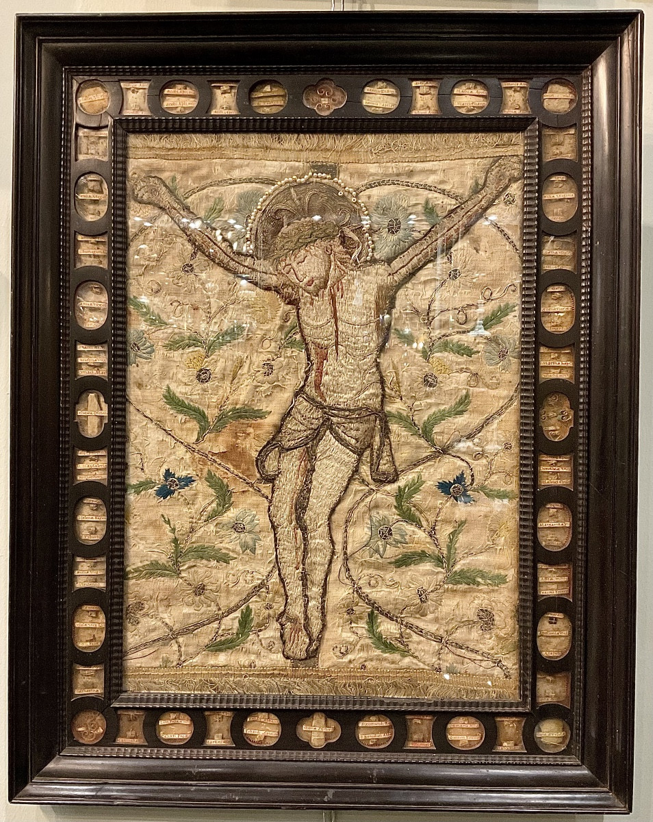 Grand Cadre Reliquaires en Bois ébonisé abritant des Reliques de Saints et Martyrs Italie XVIIe