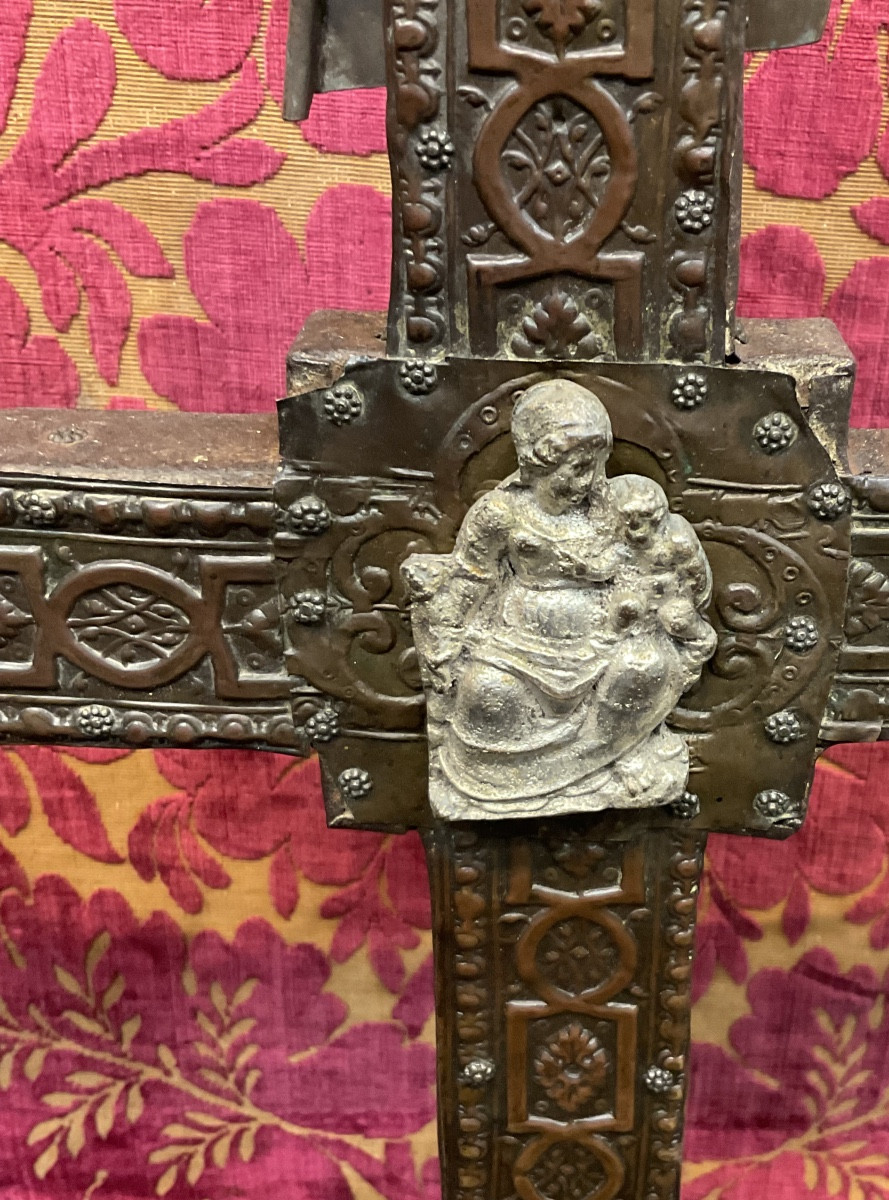 Croix de Procession , Cuivre repoussé, ciselé , anciennement argenté, Espagne ou Italie, XVème -photo-6