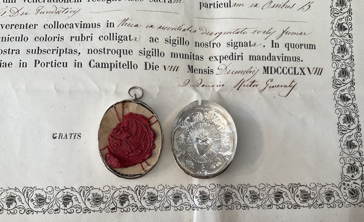 Capsule-Reliquaire ( Encolpion) de Saint Léonard accompagné de son Authentique, daté 1868.-photo-3