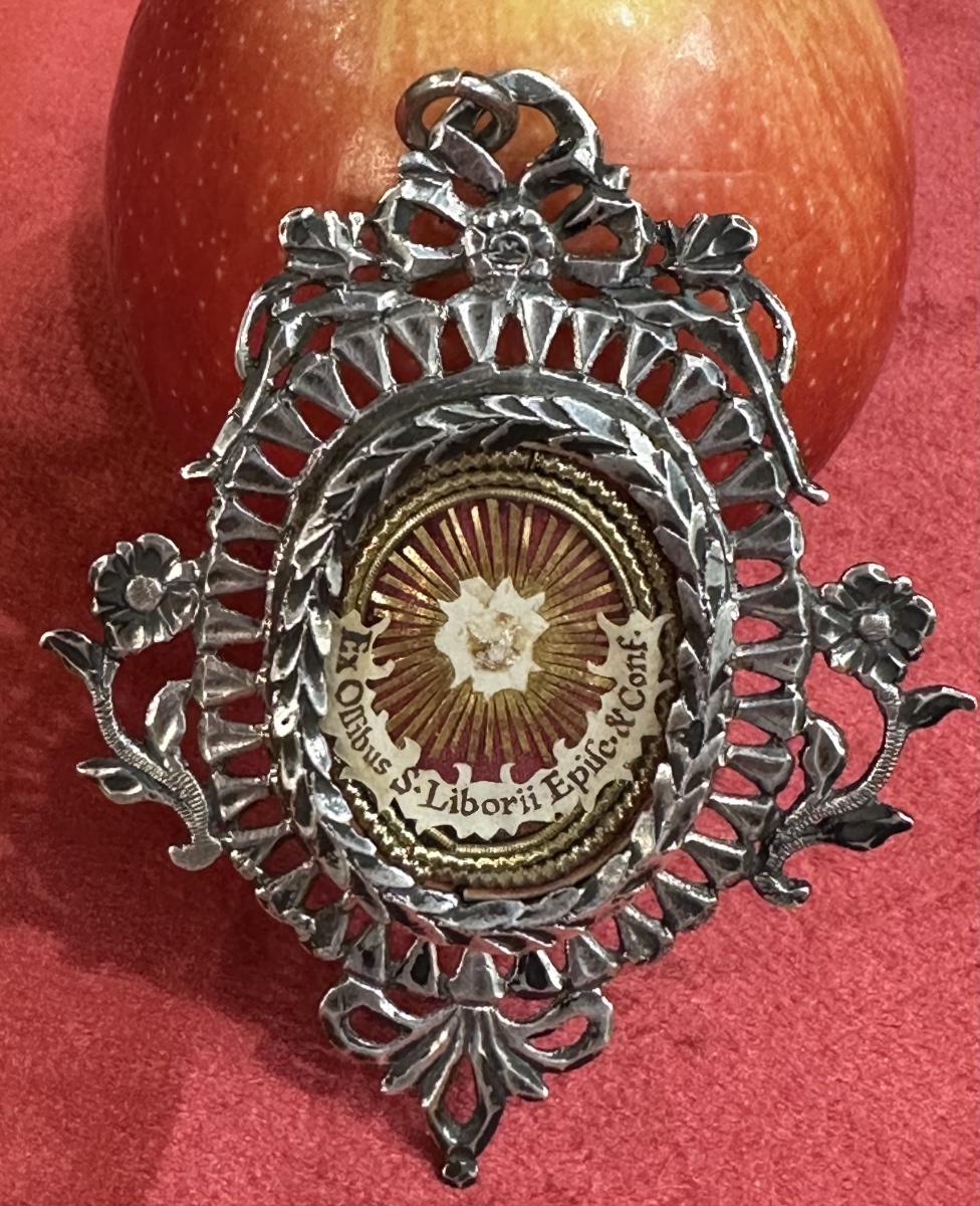 Pendentif - Reliquaire Baroque, Argent Ciselé, Ajouré de Saint Liboire, Italie ou Tyrol, XVIIIe