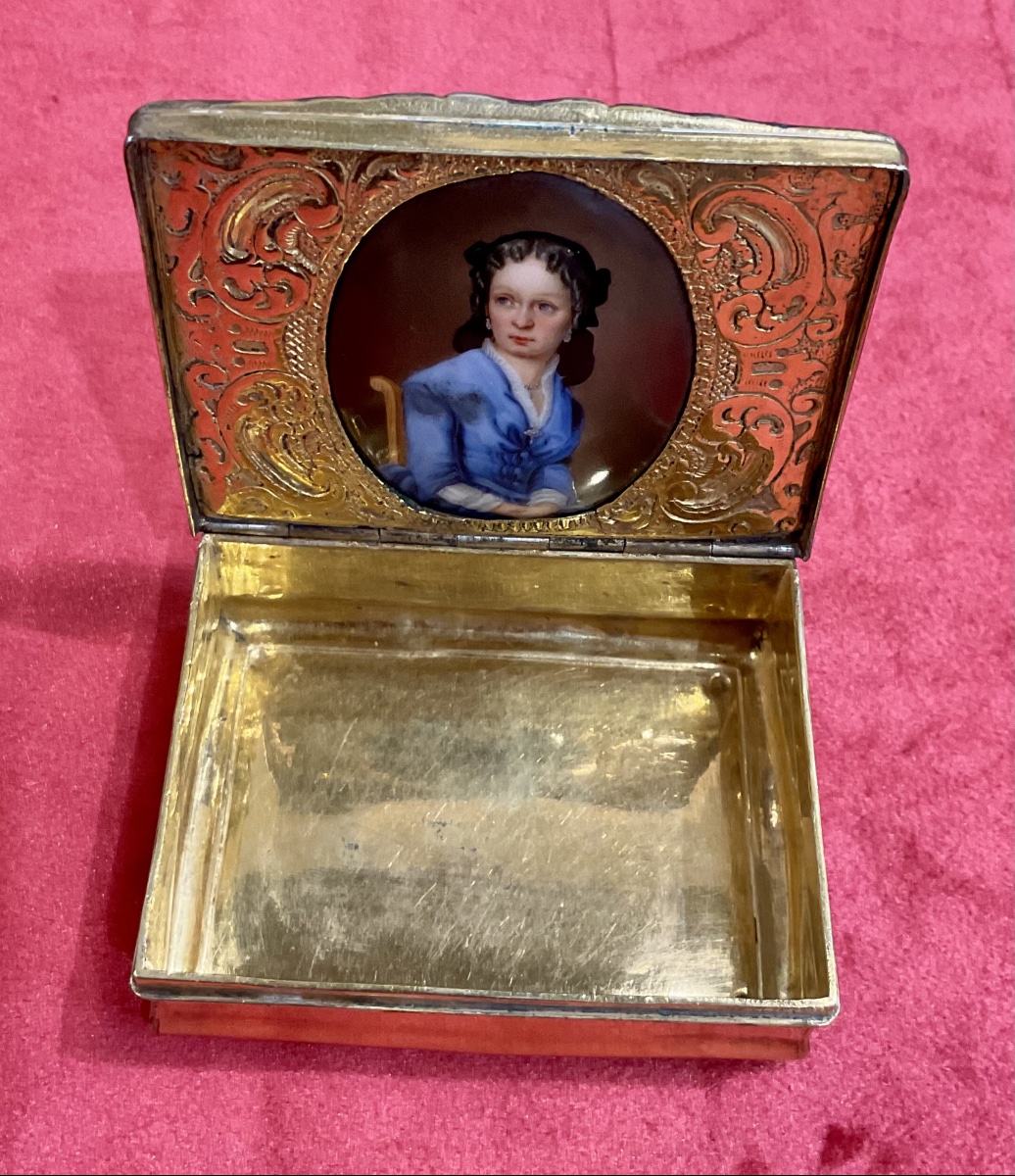 Boîte (Nécessaire De Dame) En Argent Doré Abritant Portrait de Jeune Femme Sur Porcelaine, XIXe-photo-2