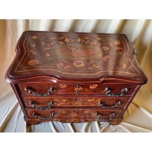 Commode Miniature Hollandaise Marquetée, vers 1790-1800