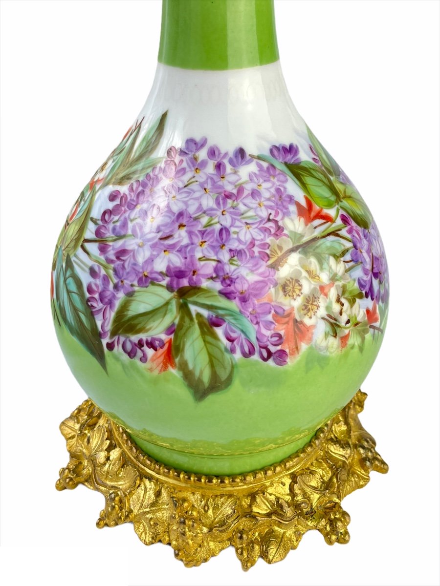 Lampe Napoléon III En Porcelaine Monture En Bronze Doré à Décor De Fleurs De Lilas-photo-3