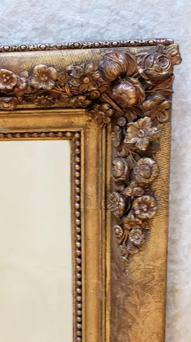 Miroir bois et stuc doré de style Restauration à décor de roses -  XIX° - 64 X 56 cm-photo-2