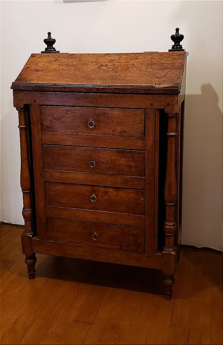 17th Century Oak Oratory - Champagne Burgundy.-photo-2