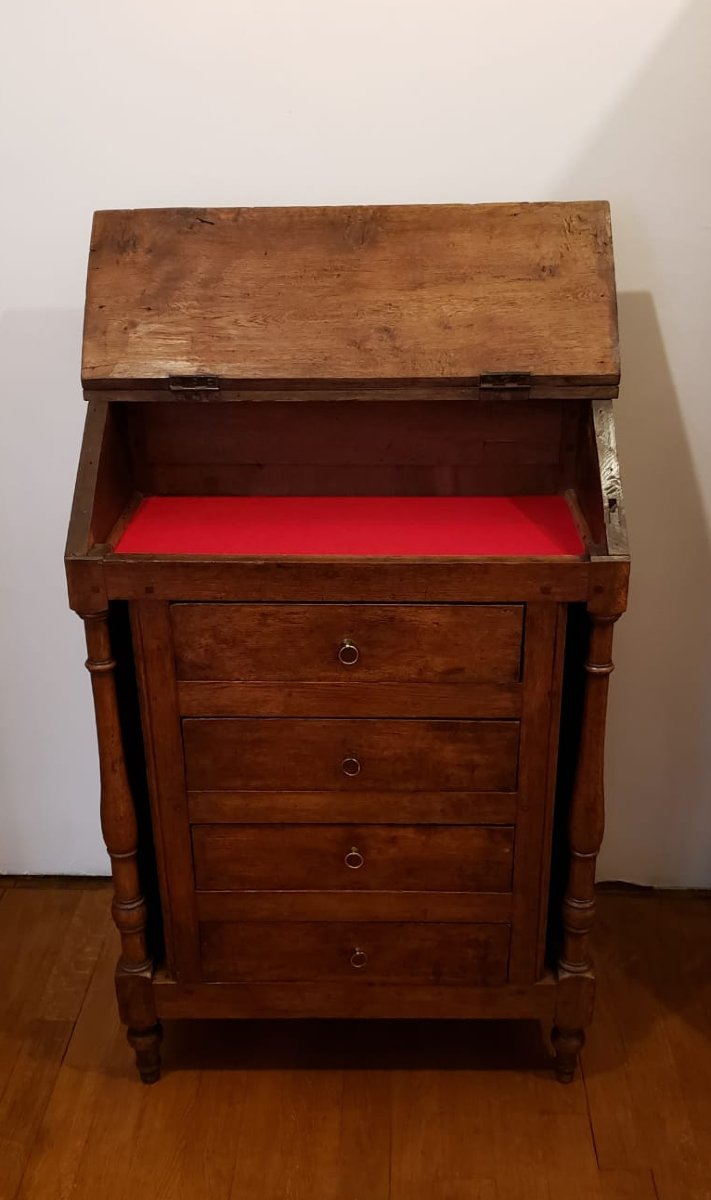 17th Century Oak Oratory - Champagne Burgundy.-photo-3