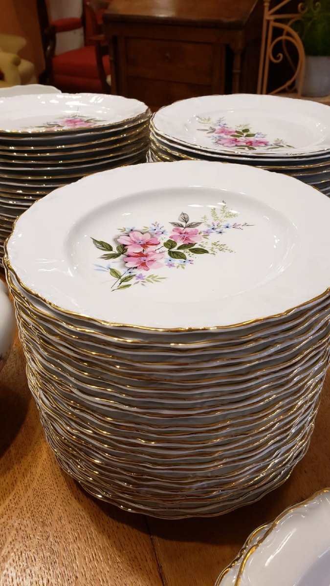 Important service en porcelaine fine à décor floral - 85 pièces-photo-6