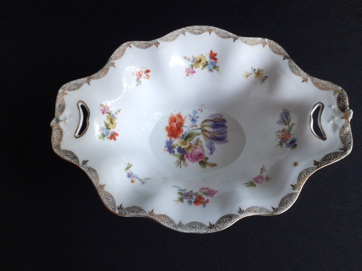Coupe ou jardinière en porcelaine de style Louis XV. Décor floral polychrome. Fin XIX°-photo-2