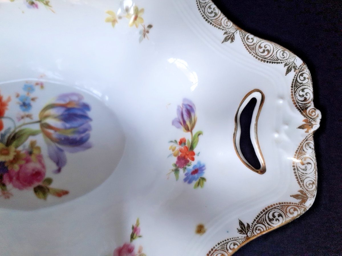 Coupe ou jardinière en porcelaine de style Louis XV. Décor floral polychrome. Fin XIX°-photo-4