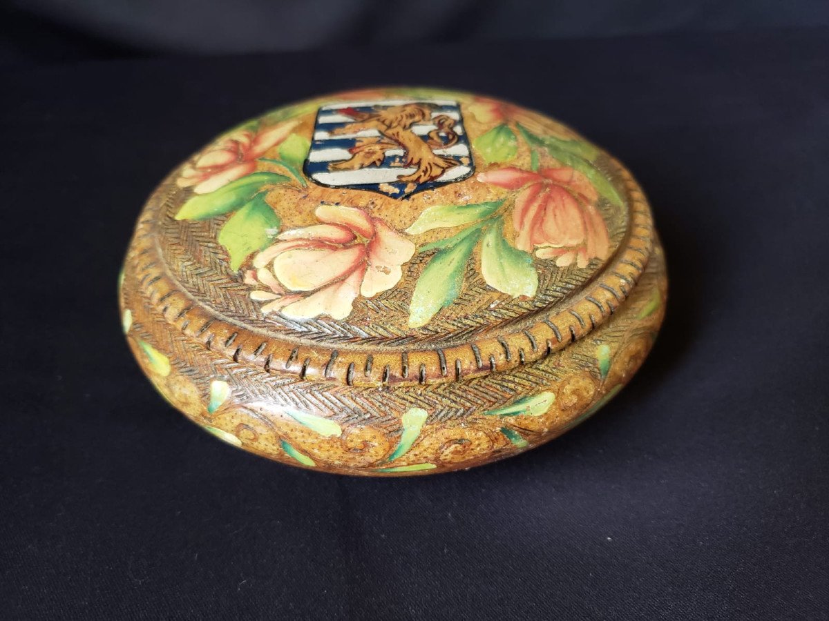 Large Round Spa Box In Guilloche Boxwood. Floral Motifs And Coat Of Arms Of Luxembourg. XIX °.-photo-2