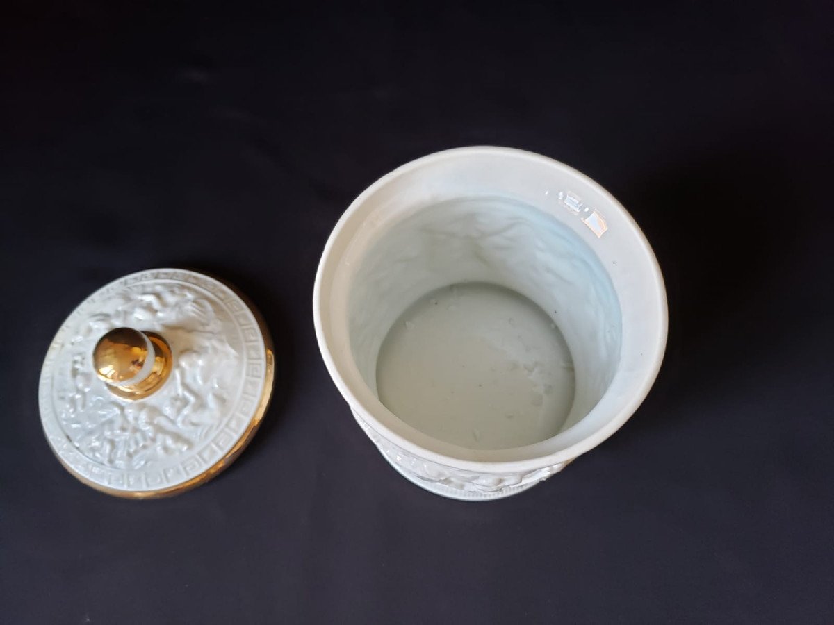 Pot à Tabac en porcelaine à décor de nymphes -photo-2