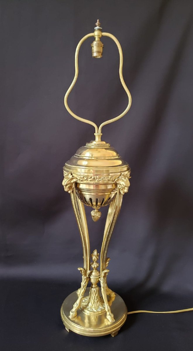 Importante lampe de bureau en bronze de style Empire d&eacute;but XX&deg;.  Hauteur 77 cm.-photo-4