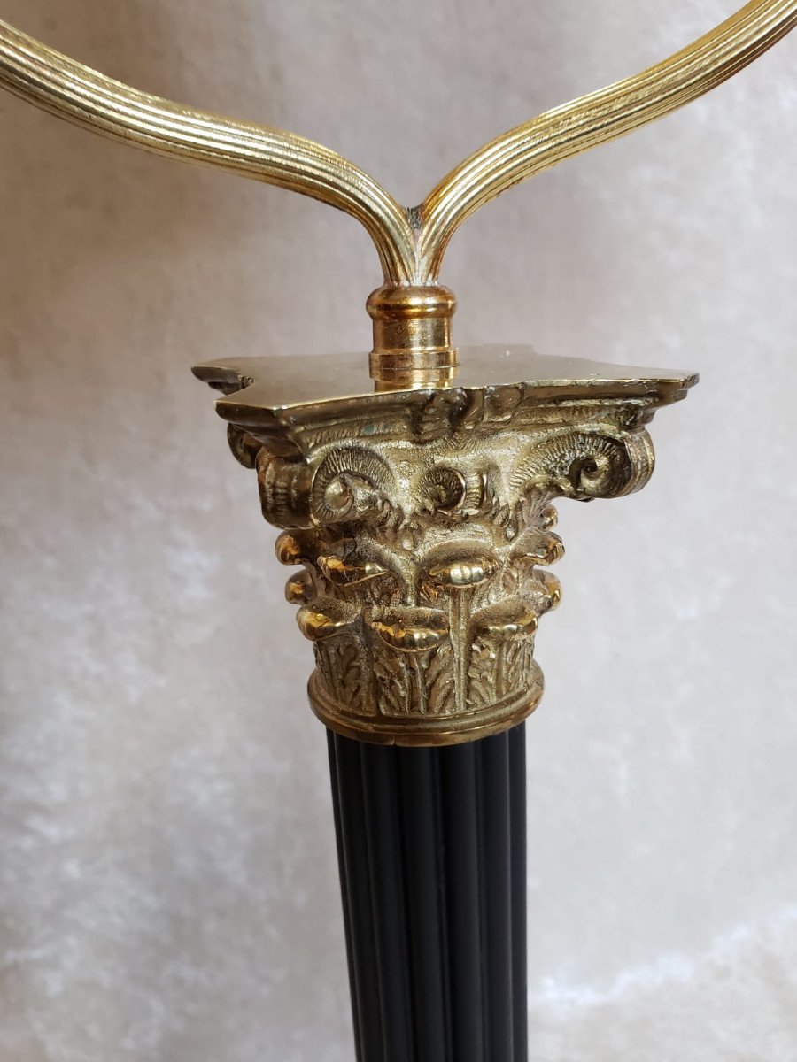 Grande lampe de style Empire en bronze et laiton.  63 cm. Abat-jour Laiton.-photo-4