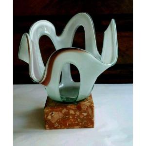 Coupe en verre opalin sur socle marbre - Création Makora Krosno Pologne -1950