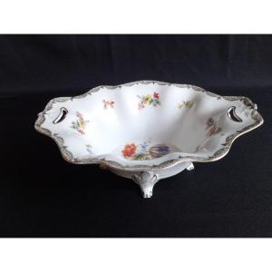 Coupe ou jardinière en porcelaine de style Louis XV. Décor floral polychrome. Fin XIX°