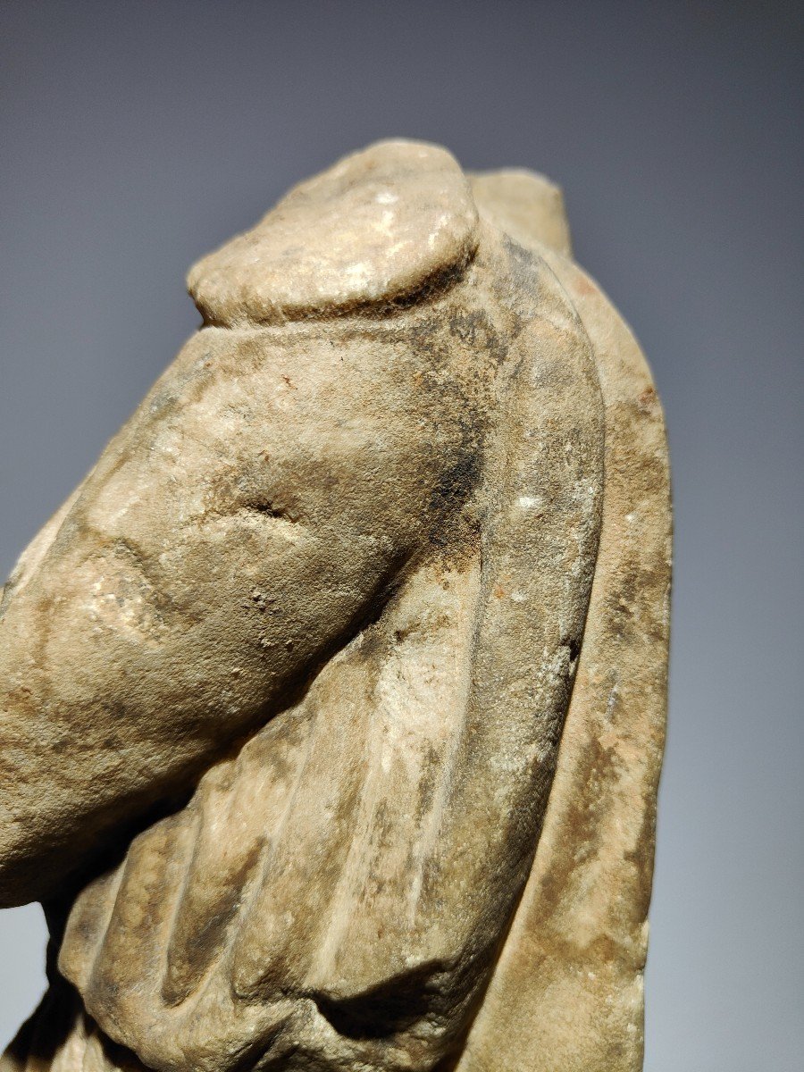 Un Romain  Sculpture En Marbre Sous La Forme d'Un Jeune Personnage Dace Barbare-photo-6
