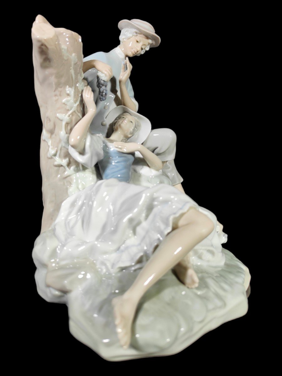 Romantic Lladro Porcelain Sculpture-photo-1