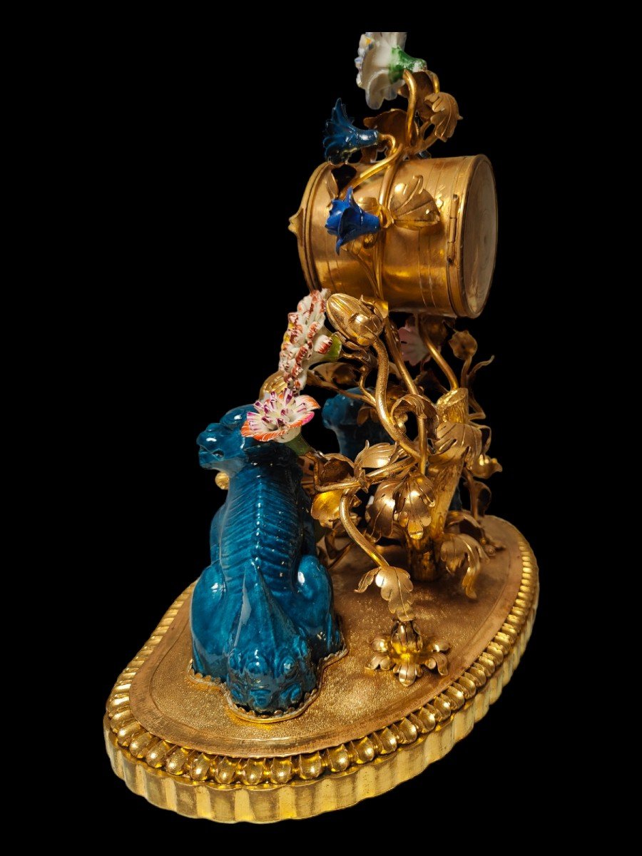 Pendule En Bronze Doré Et Porcelaine De Style Chinosoiserie-photo-3