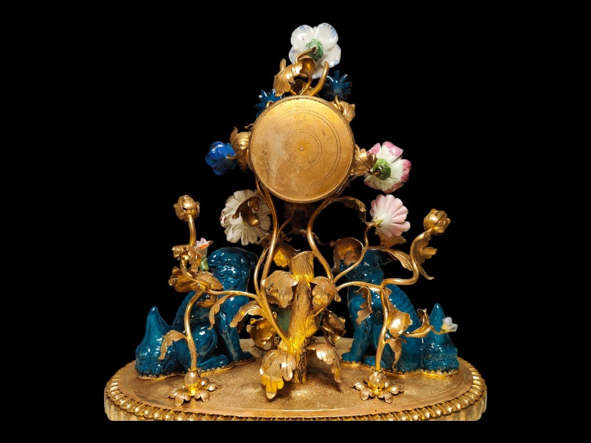 Pendule En Bronze Doré Et Porcelaine De Style Chinosoiserie-photo-4