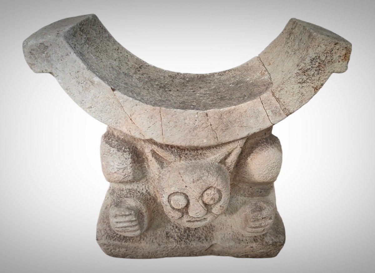 Manteña Chair Of Power Cachique Of Prehispanic Ecuador