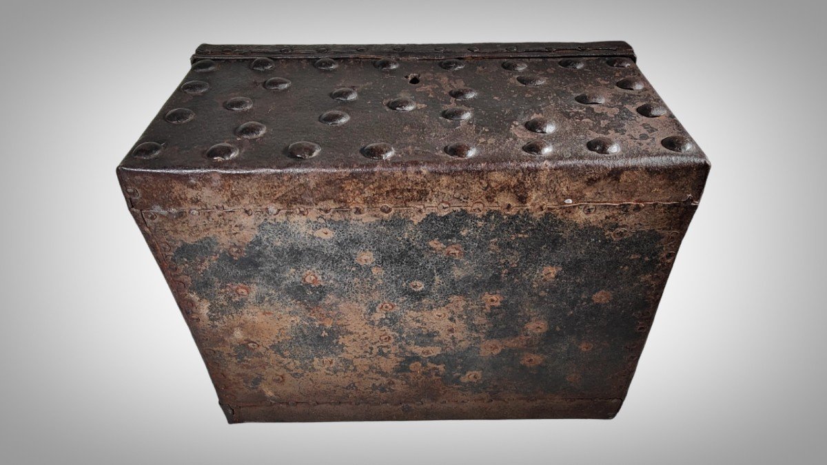 Wrought Iron Box With Secret 18th Century-photo-3