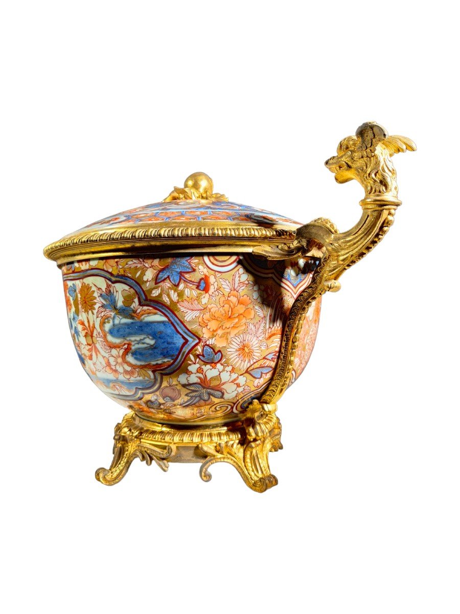 Soupière Chinoise Du XVIIIe Siècle : élégance Imari Avec Montures En Bronze Français Du XIXe-photo-1