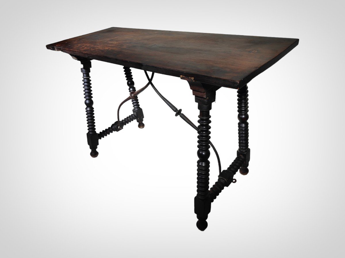 17th Century Spanish Table-photo-2