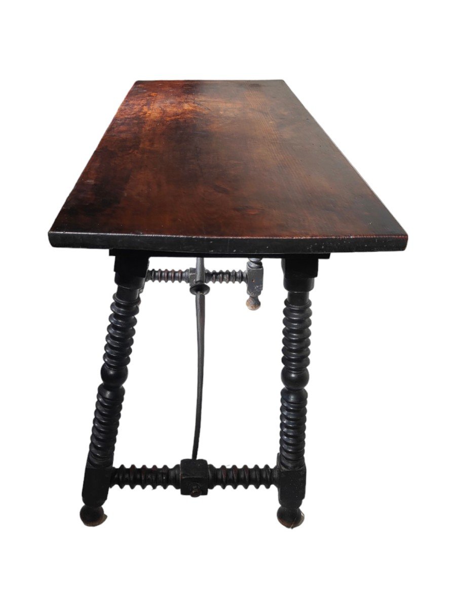 17th Century Spanish Table-photo-6