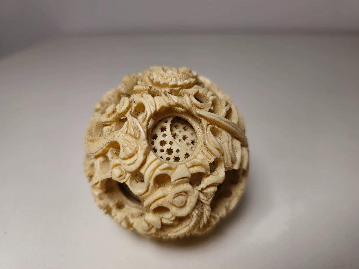 Chinese Ivory Ball With Base XIX Eme-photo-1