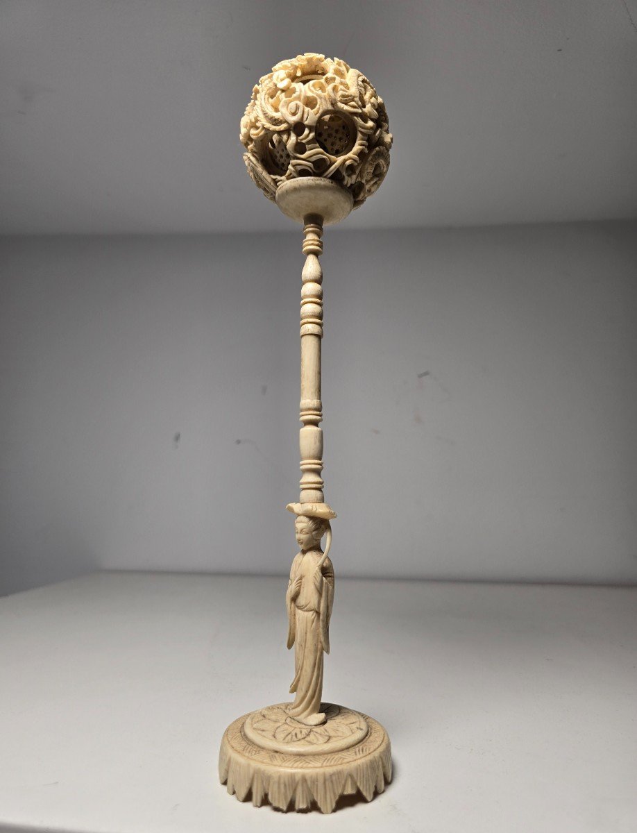 Chinese Ivory Ball With Base XIX Eme