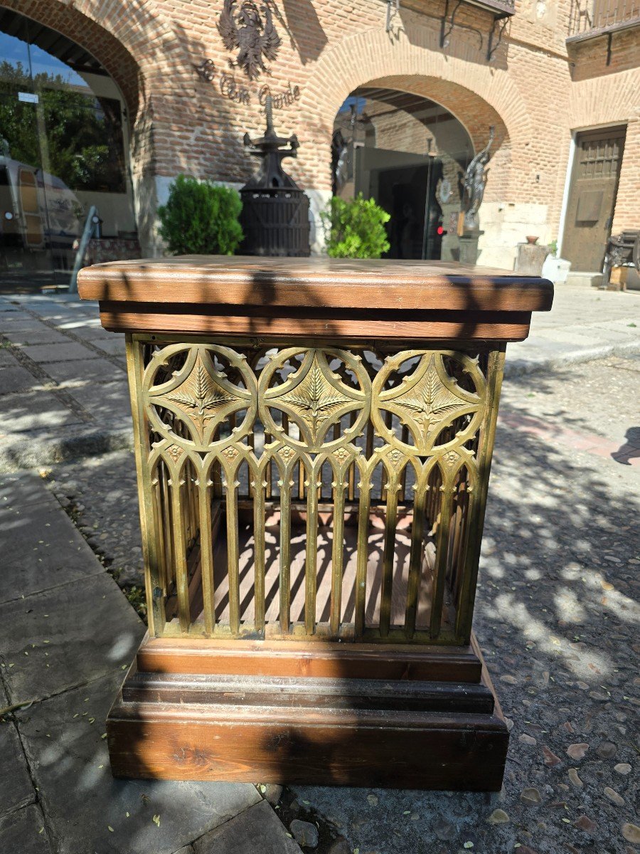 Piédestal Néogothique Du XIXe Siècle-photo-1