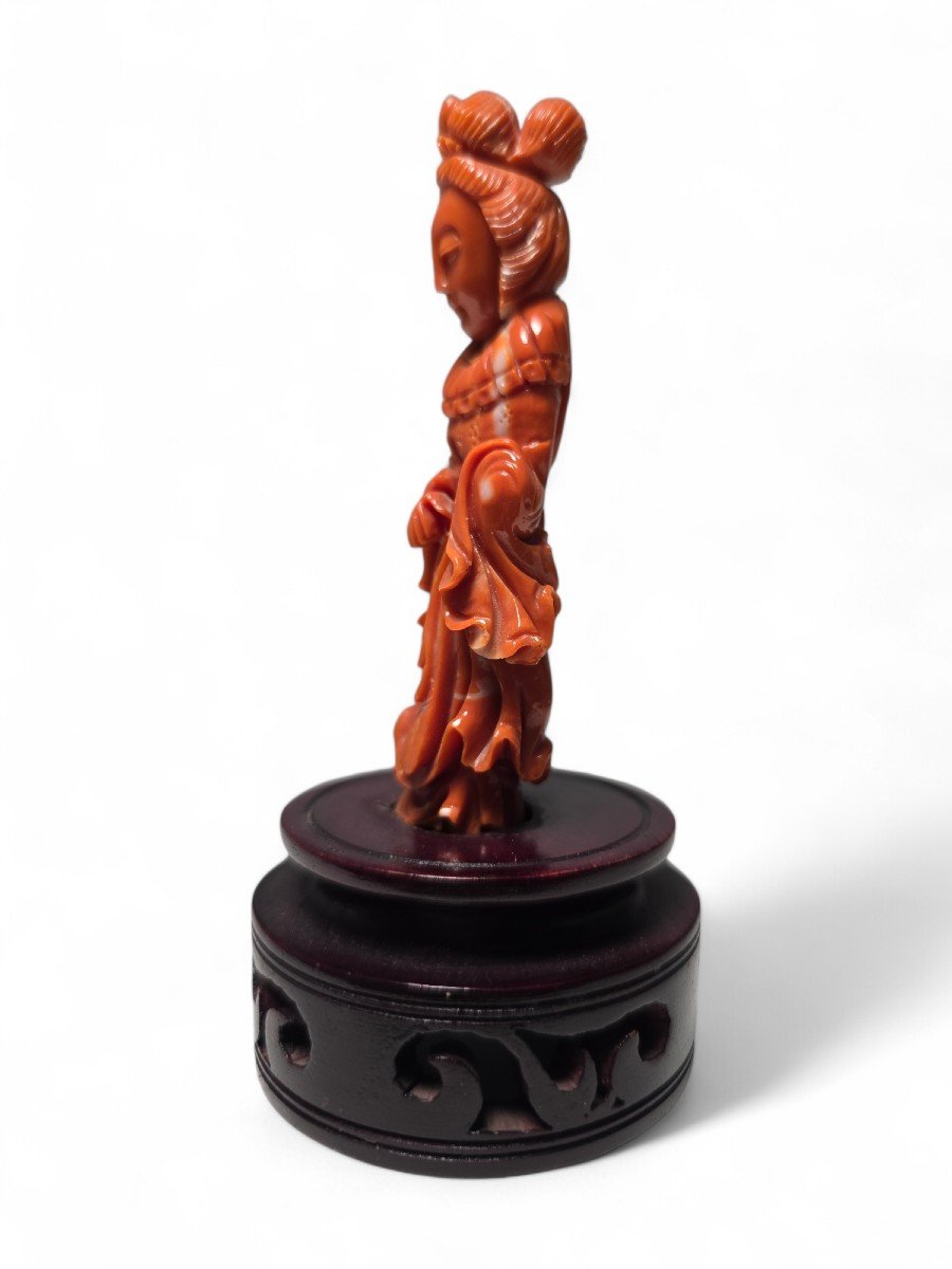  Sculpture En Corail Rouge Des Années 1930 Représentant Une Dame Chinoise-photo-1