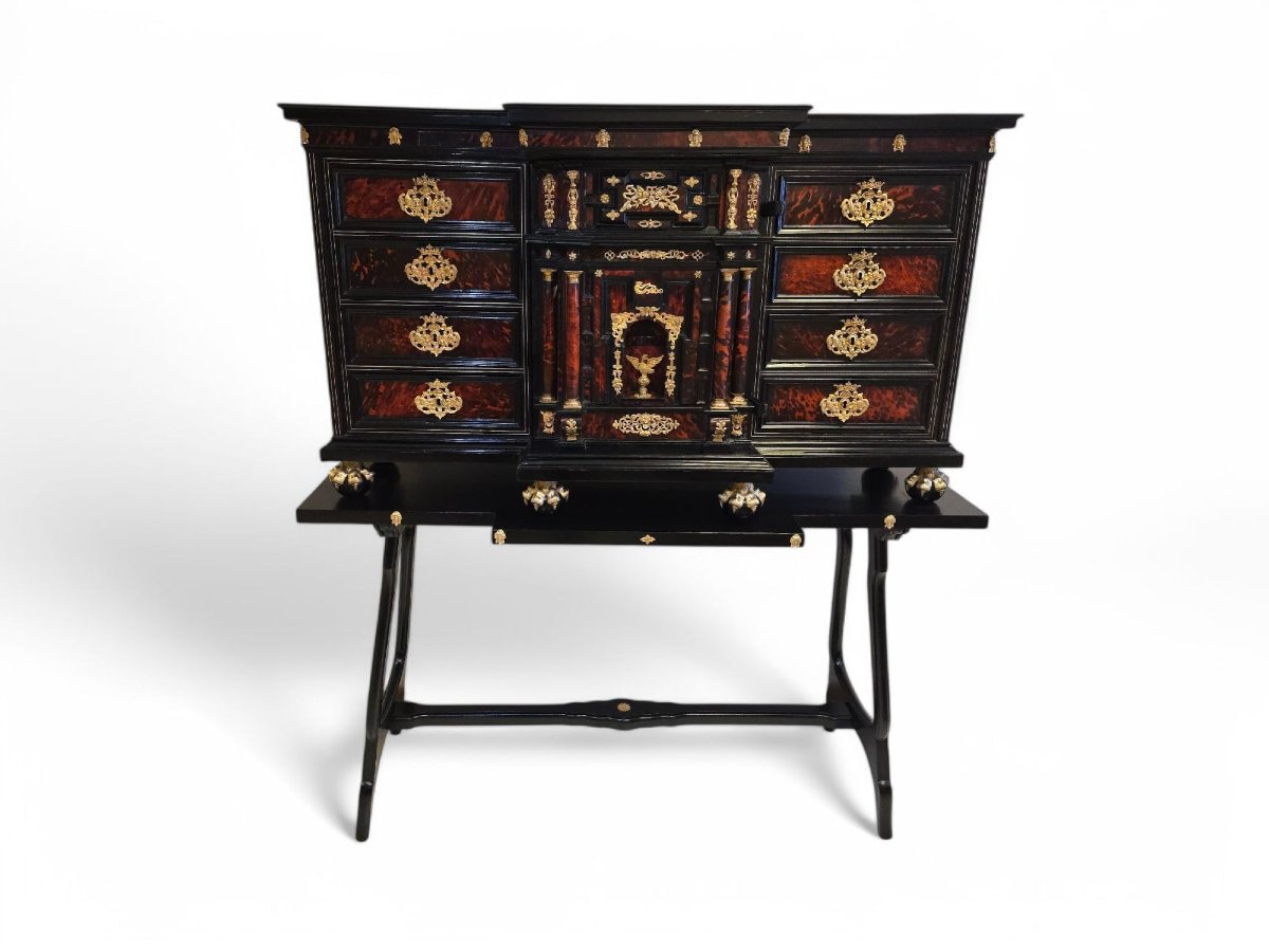 Italian Cabinet, 17th Century-photo-1