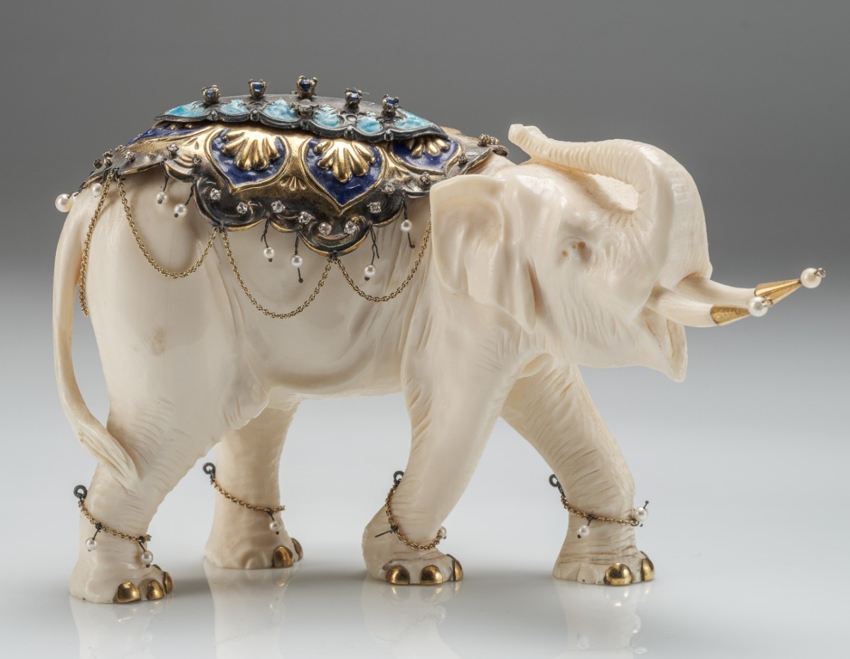 Exquisite 19th Century Cabinet Of Curiosities Object – Jeweled Elephant
