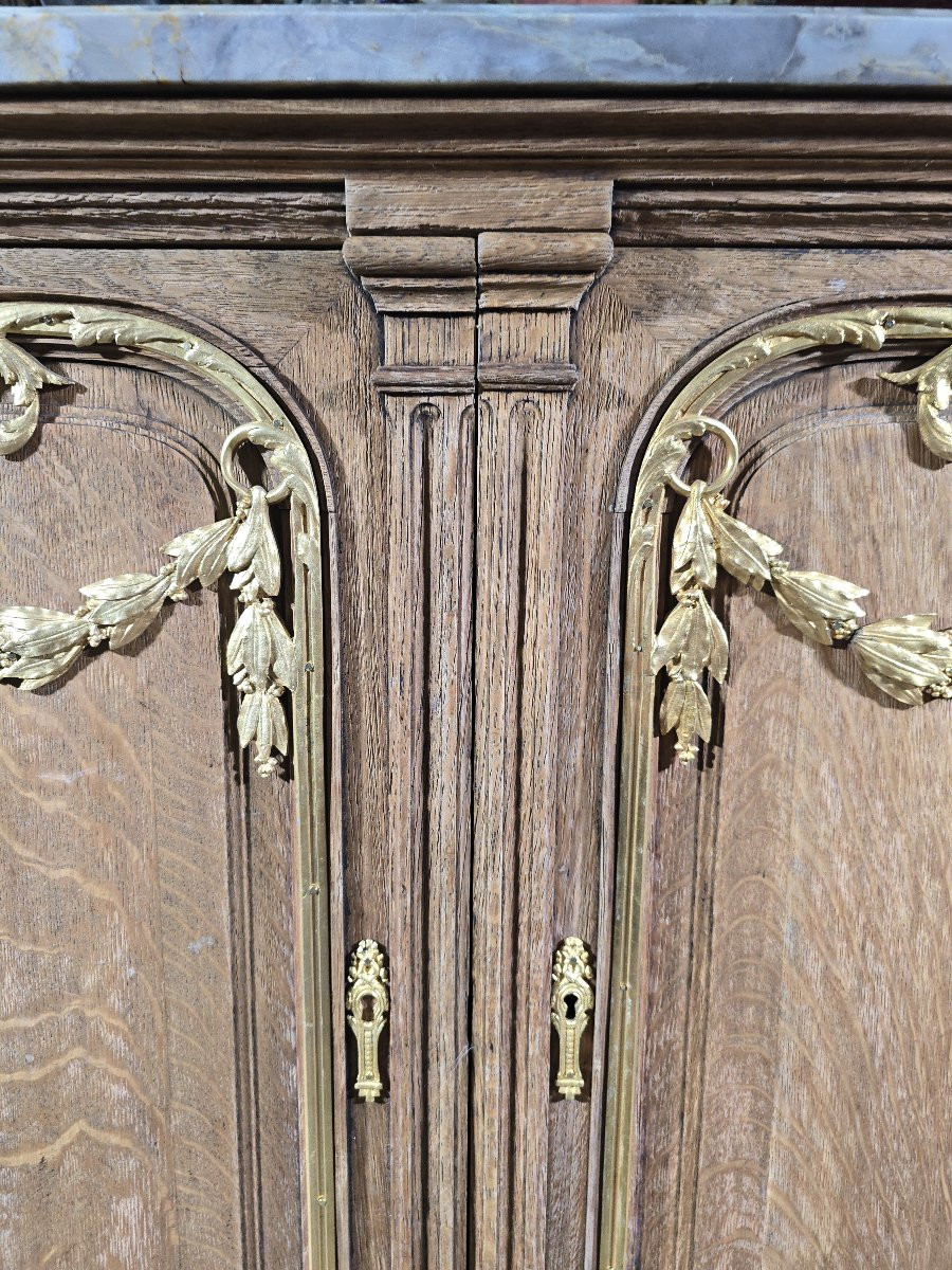 Grand buffet en chêne orné de bronze doré et marbre – XIXe siècle-photo-4