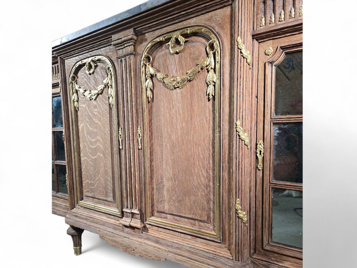 Grand buffet en chêne orné de bronze doré et marbre – XIXe siècle-photo-5