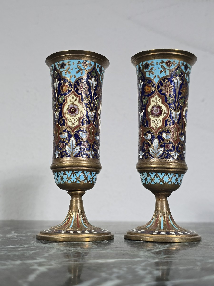 Paire de vases français en bronze émaillé – XIXe siècle