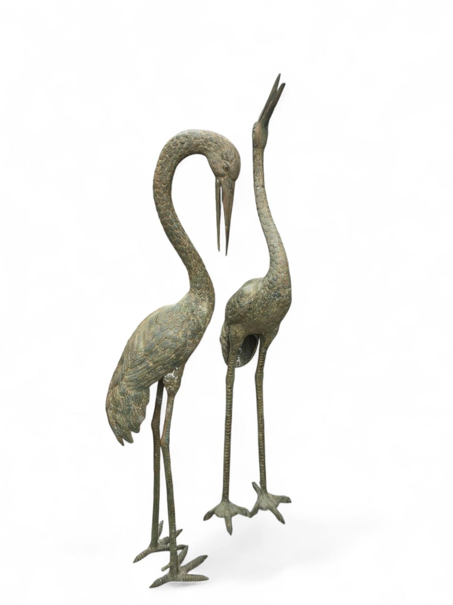 Paire de grandes sculptures de hérons en bronze patiné, XXe siècle, 180 cm